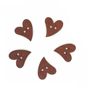 Guziki drewniane serce 16x13 mm 2 otwory 5 szt.